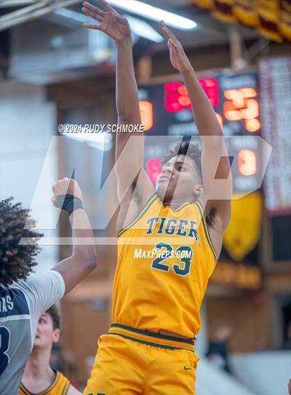 Thumbnail 2 in Georgetown Prep vs. St. Xavier (Torrey Pines Holiday Classic) photogallery.