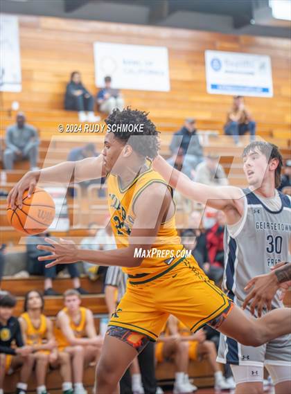 Thumbnail 3 in Georgetown Prep vs. St. Xavier (Torrey Pines Holiday Classic) photogallery.