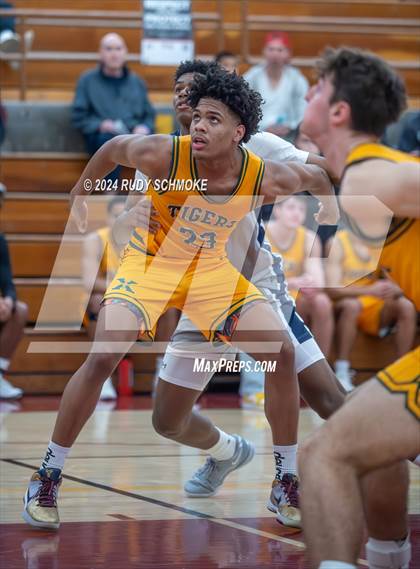 Thumbnail 3 in Georgetown Prep vs. St. Xavier (Torrey Pines Holiday Classic) photogallery.