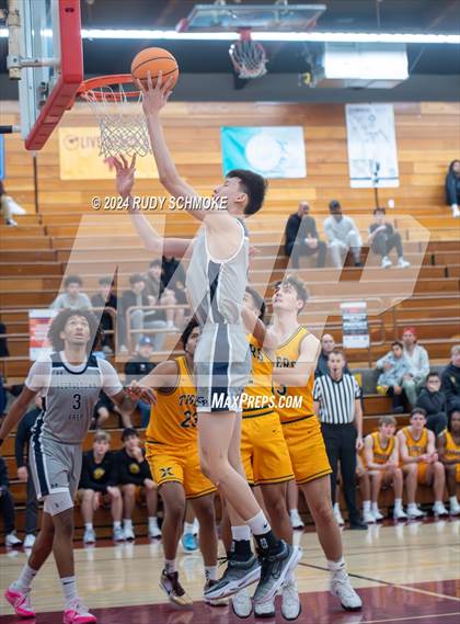 Thumbnail 1 in Georgetown Prep vs. St. Xavier (Torrey Pines Holiday Classic) photogallery.