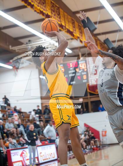 Thumbnail 3 in Georgetown Prep vs. St. Xavier (Torrey Pines Holiday Classic) photogallery.