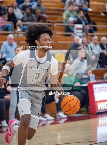 Thumbnail 2 in Georgetown Prep vs. St. Xavier (Torrey Pines Holiday Classic) photogallery.