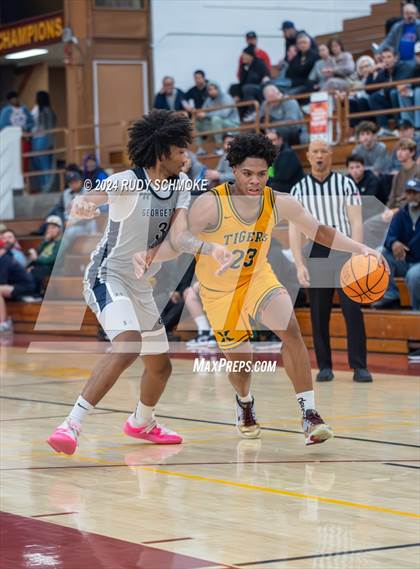 Thumbnail 2 in Georgetown Prep vs. St. Xavier (Torrey Pines Holiday Classic) photogallery.