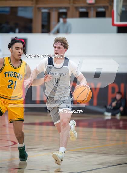 Thumbnail 2 in Georgetown Prep vs. St. Xavier (Torrey Pines Holiday Classic) photogallery.