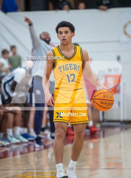 Thumbnail 3 in Georgetown Prep vs. St. Xavier (Torrey Pines Holiday Classic) photogallery.
