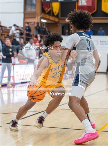 Thumbnail 1 in Georgetown Prep vs. St. Xavier (Torrey Pines Holiday Classic) photogallery.