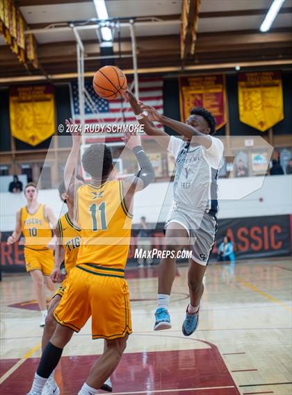 Thumbnail 2 in Georgetown Prep vs. St. Xavier (Torrey Pines Holiday Classic) photogallery.