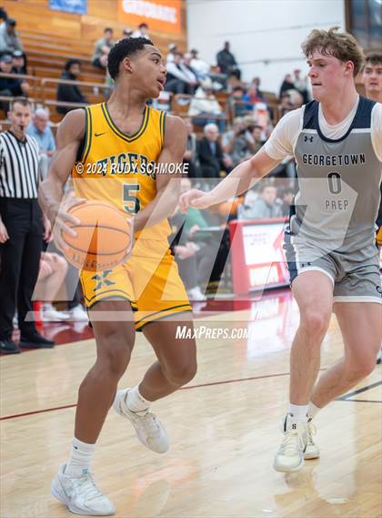 Thumbnail 2 in Georgetown Prep vs. St. Xavier (Torrey Pines Holiday Classic) photogallery.