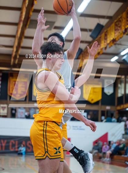 Thumbnail 1 in Georgetown Prep vs. St. Xavier (Torrey Pines Holiday Classic) photogallery.