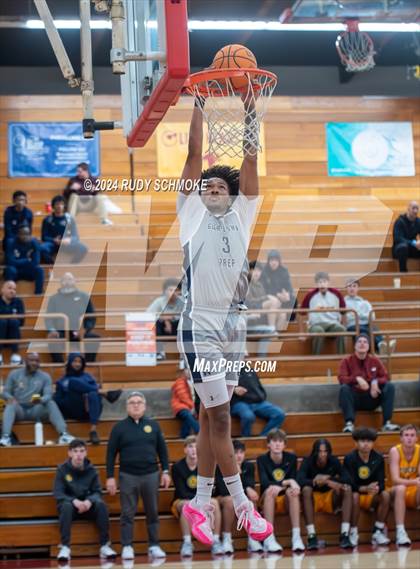 Thumbnail 3 in Georgetown Prep vs. St. Xavier (Torrey Pines Holiday Classic) photogallery.