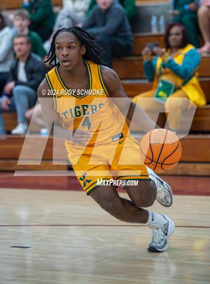 Thumbnail 2 in Georgetown Prep vs. St. Xavier (Torrey Pines Holiday Classic) photogallery.