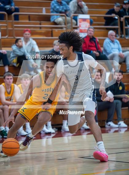 Thumbnail 2 in Georgetown Prep vs. St. Xavier (Torrey Pines Holiday Classic) photogallery.