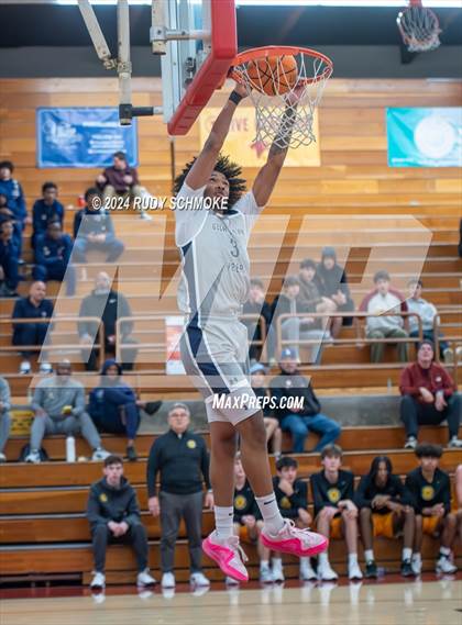 Thumbnail 1 in Georgetown Prep vs. St. Xavier (Torrey Pines Holiday Classic) photogallery.