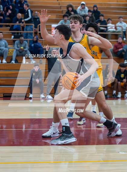 Thumbnail 3 in Georgetown Prep vs. St. Xavier (Torrey Pines Holiday Classic) photogallery.