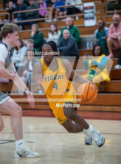Thumbnail 3 in Georgetown Prep vs. St. Xavier (Torrey Pines Holiday Classic) photogallery.