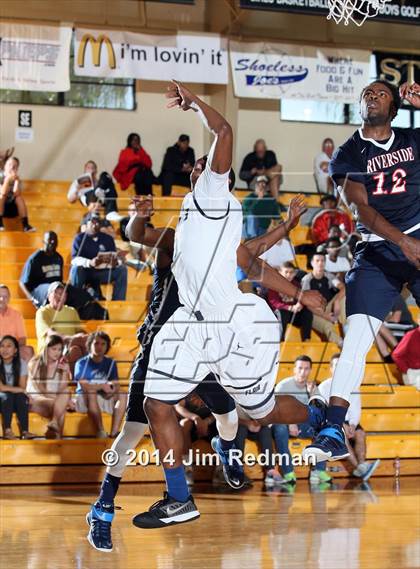 Thumbnail 3 in Florida Air Academy vs. Riverside (City of Palms Classic) photogallery.
