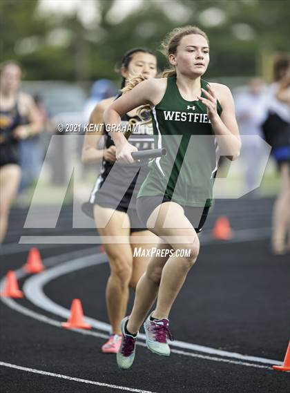 Thumbnail 2 in Hamilton Southeastern (IHSAA Sectional) photogallery.