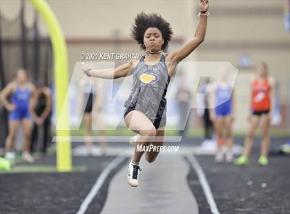 Thumbnail 3 in Hamilton Southeastern (IHSAA Sectional) photogallery.