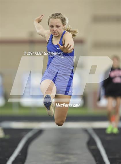 Thumbnail 2 in Hamilton Southeastern (IHSAA Sectional) photogallery.