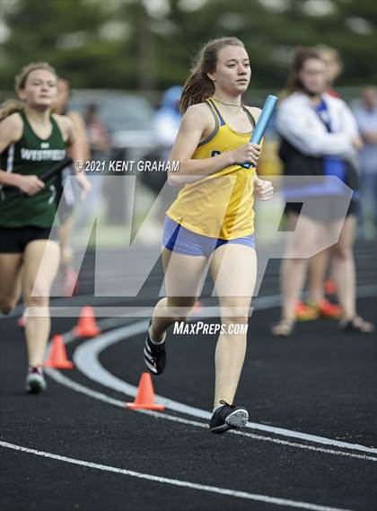 Thumbnail 1 in Hamilton Southeastern (IHSAA Sectional) photogallery.