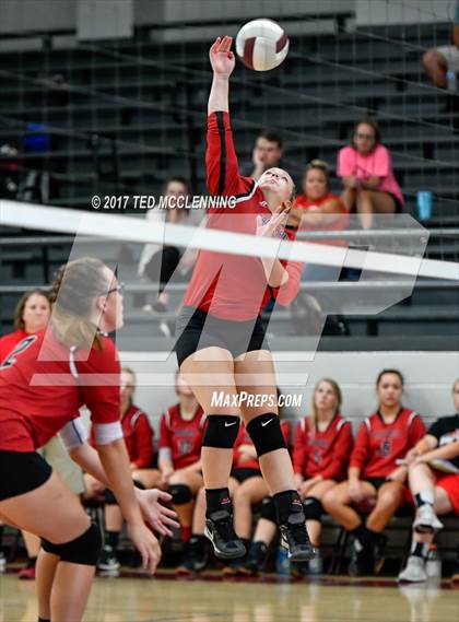 Thumbnail 3 in Harmony Grove @ Perryville photogallery.