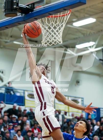 Thumbnail 2 in Middletown vs. Kingston (Section 9 Class AA Championship) photogallery.