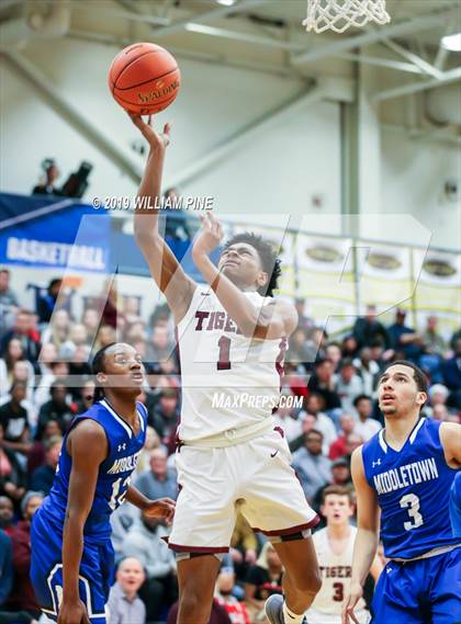 Thumbnail 2 in Middletown vs. Kingston (Section 9 Class AA Championship) photogallery.