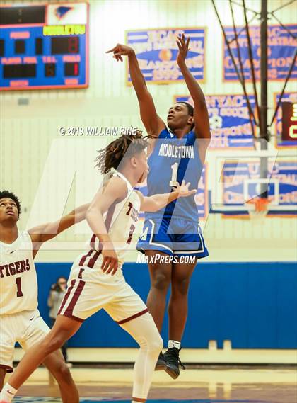 Thumbnail 1 in Middletown vs. Kingston (Section 9 Class AA Championship) photogallery.