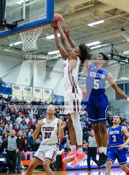 Thumbnail 2 in Middletown vs. Kingston (Section 9 Class AA Championship) photogallery.