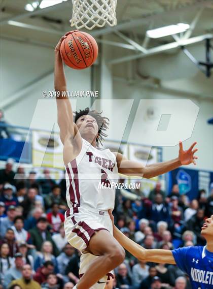 Thumbnail 1 in Middletown vs. Kingston (Section 9 Class AA Championship) photogallery.