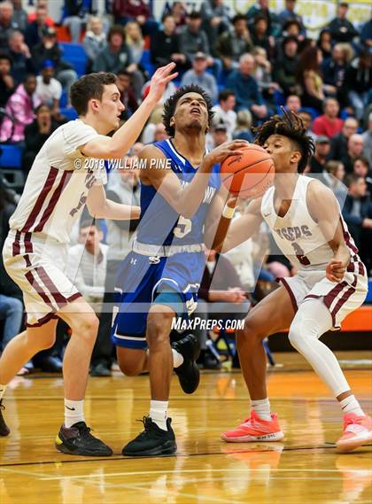 Thumbnail 3 in Middletown vs. Kingston (Section 9 Class AA Championship) photogallery.