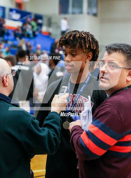 Thumbnail 2 in Middletown vs. Kingston (Section 9 Class AA Championship) photogallery.