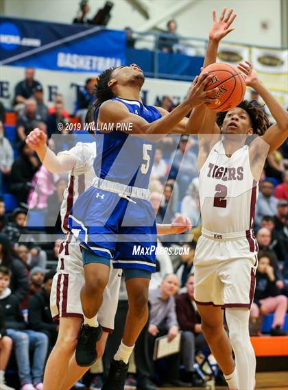 Thumbnail 1 in Middletown vs. Kingston (Section 9 Class AA Championship) photogallery.