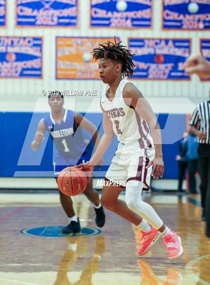 Thumbnail 3 in Middletown vs. Kingston (Section 9 Class AA Championship) photogallery.