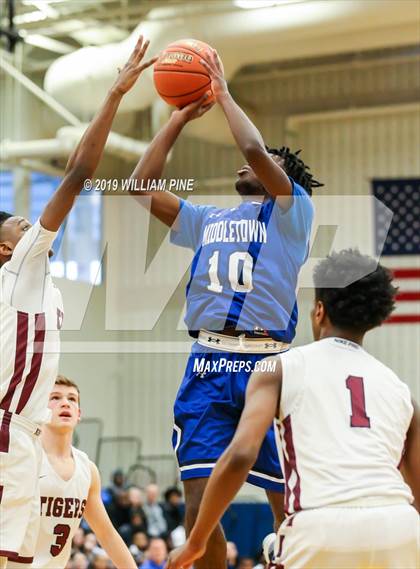 Thumbnail 2 in Middletown vs. Kingston (Section 9 Class AA Championship) photogallery.