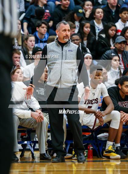 Thumbnail 1 in Middletown vs. Kingston (Section 9 Class AA Championship) photogallery.