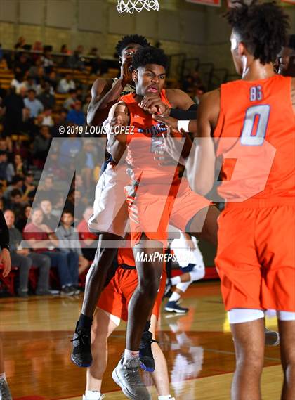 Thumbnail 2 in Chino Hills vs. Bishop Gorman (Nike Extravaganza) photogallery.