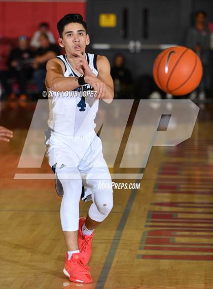 Thumbnail 1 in Chino Hills vs. Bishop Gorman (Nike Extravaganza) photogallery.