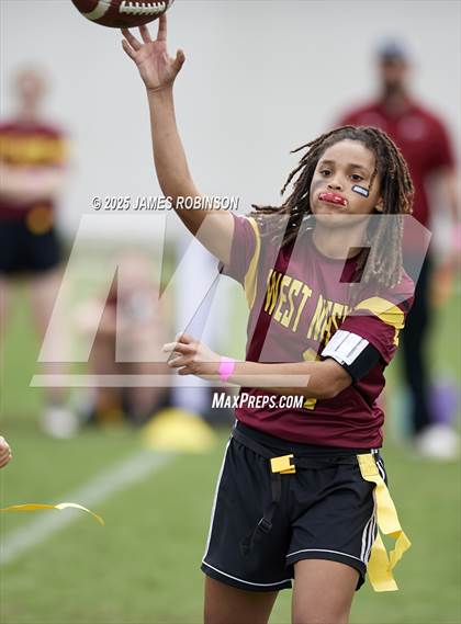 Thumbnail 2 in Stanton vs West Nassau (Jaguars Preseason Classic) photogallery.