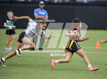 Thumbnail 2 in Stanton vs West Nassau (Jaguars Preseason Classic) photogallery.