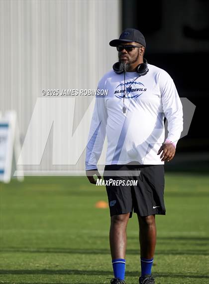 Thumbnail 1 in Stanton vs West Nassau (Jaguars Preseason Classic) photogallery.
