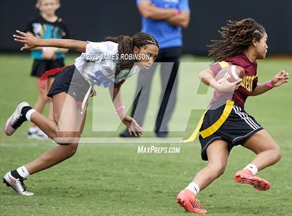 Thumbnail 2 in Stanton vs West Nassau (Jaguars Preseason Classic) photogallery.