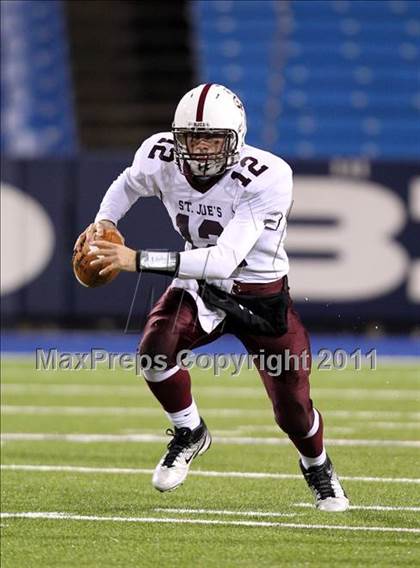 Thumbnail 3 in St. Joseph's Collegiate Institute vs. St. Francis (MMAA Finals) photogallery.