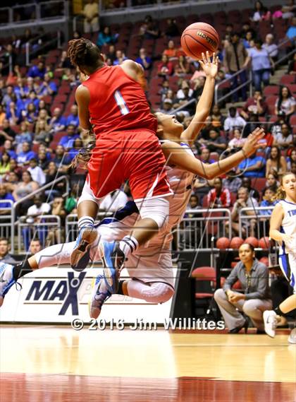Thumbnail 2 in Valley Christian vs. South Mountain (AIA D3 Final) photogallery.