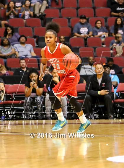 Thumbnail 1 in Valley Christian vs. South Mountain (AIA D3 Final) photogallery.