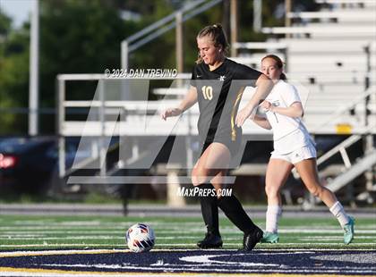 Thumbnail 3 in Kellam vs. Ocean Lakes (VHSL 5A Semifinal) photogallery.