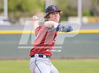 Thumbnail 1 in Dakota Ridge vs. Crismon (Coach Bob National Invitational) photogallery.