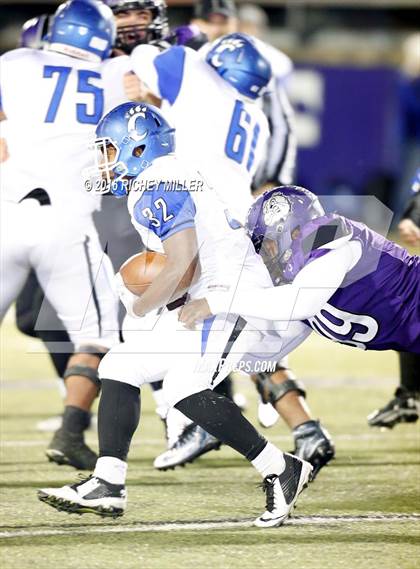 Thumbnail 3 in Fayetteville vs. Conway (AAA 7A Quarterfinal) photogallery.