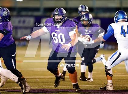 Thumbnail 3 in Fayetteville vs. Conway (AAA 7A Quarterfinal) photogallery.
