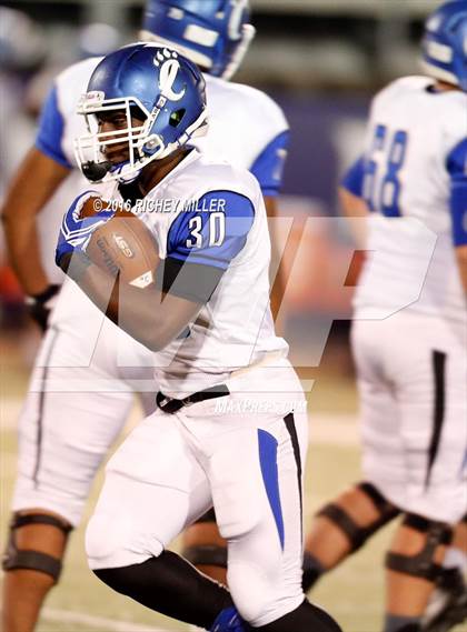 Thumbnail 1 in Fayetteville vs. Conway (AAA 7A Quarterfinal) photogallery.